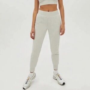 ARITZIA || TNA Cozy Fleece AF Perfect Sweatpant Heather Grey Size XS